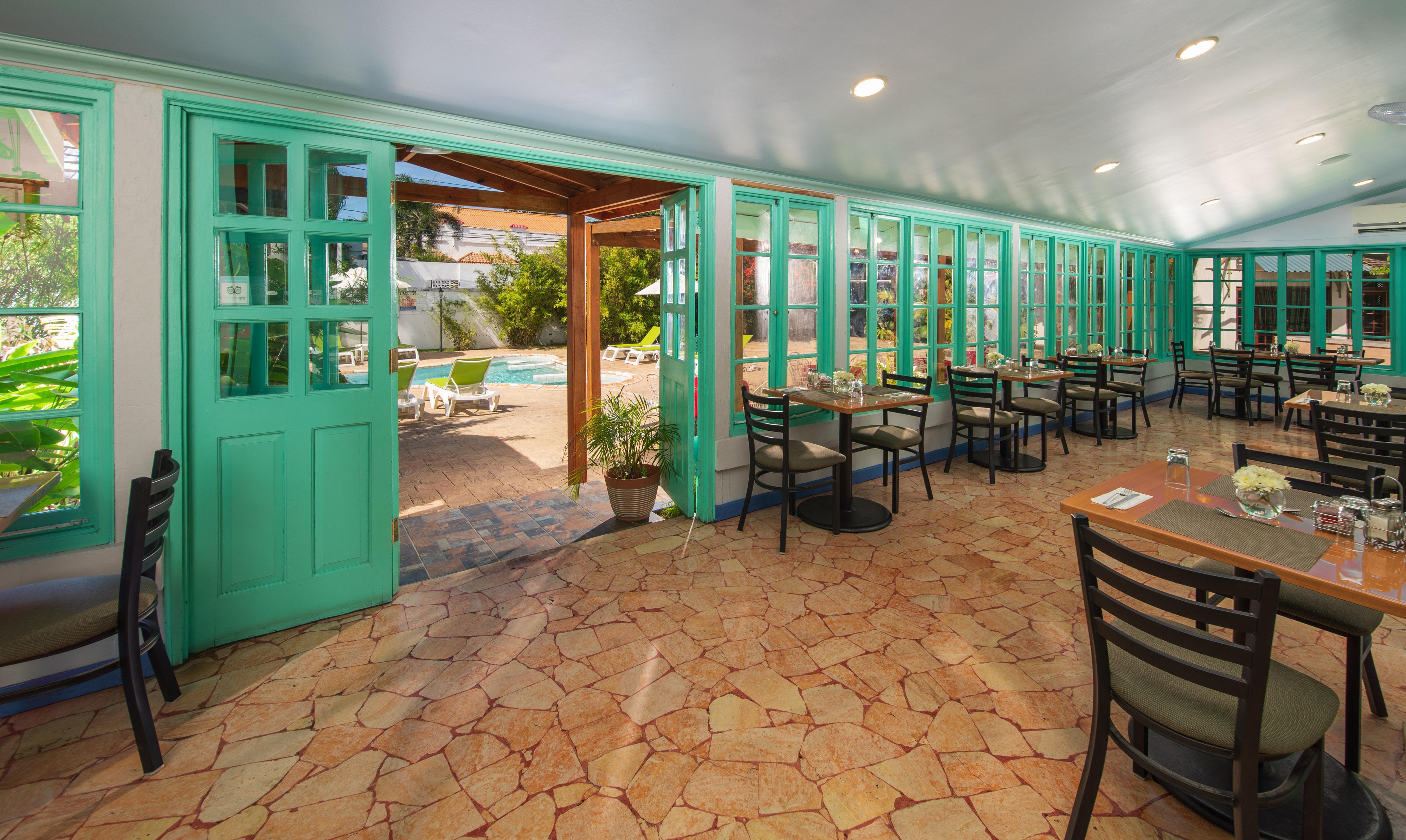 Toby'S Resort Монтего Бей Екстериор снимка