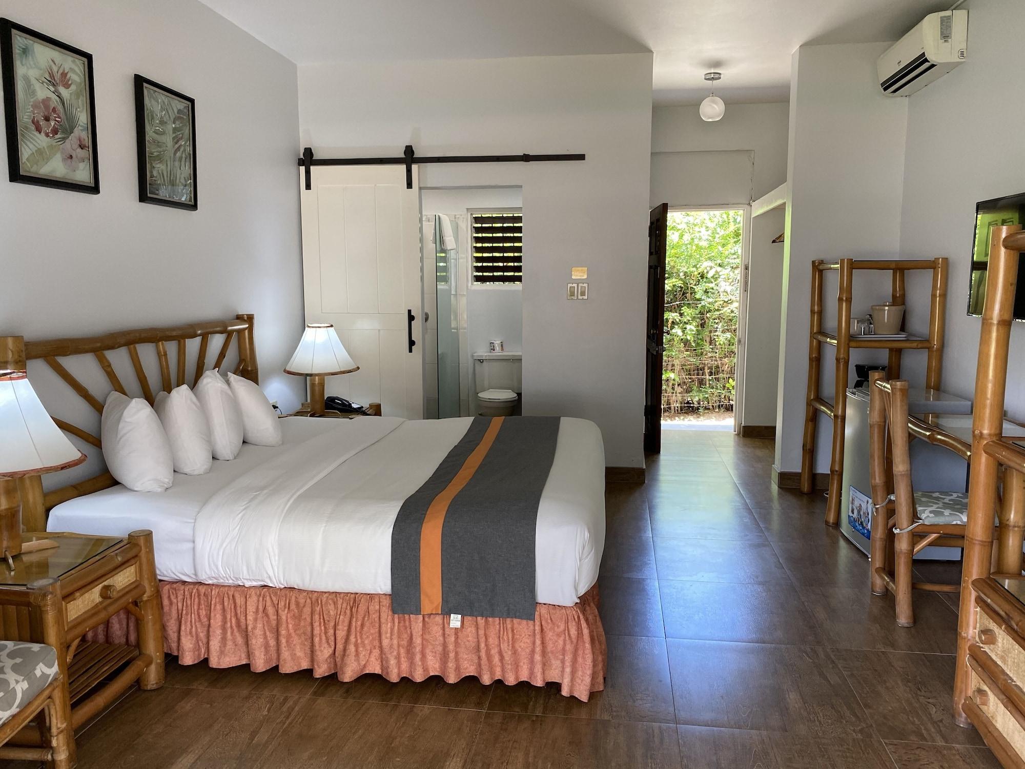 Toby'S Resort Монтего Бей Екстериор снимка