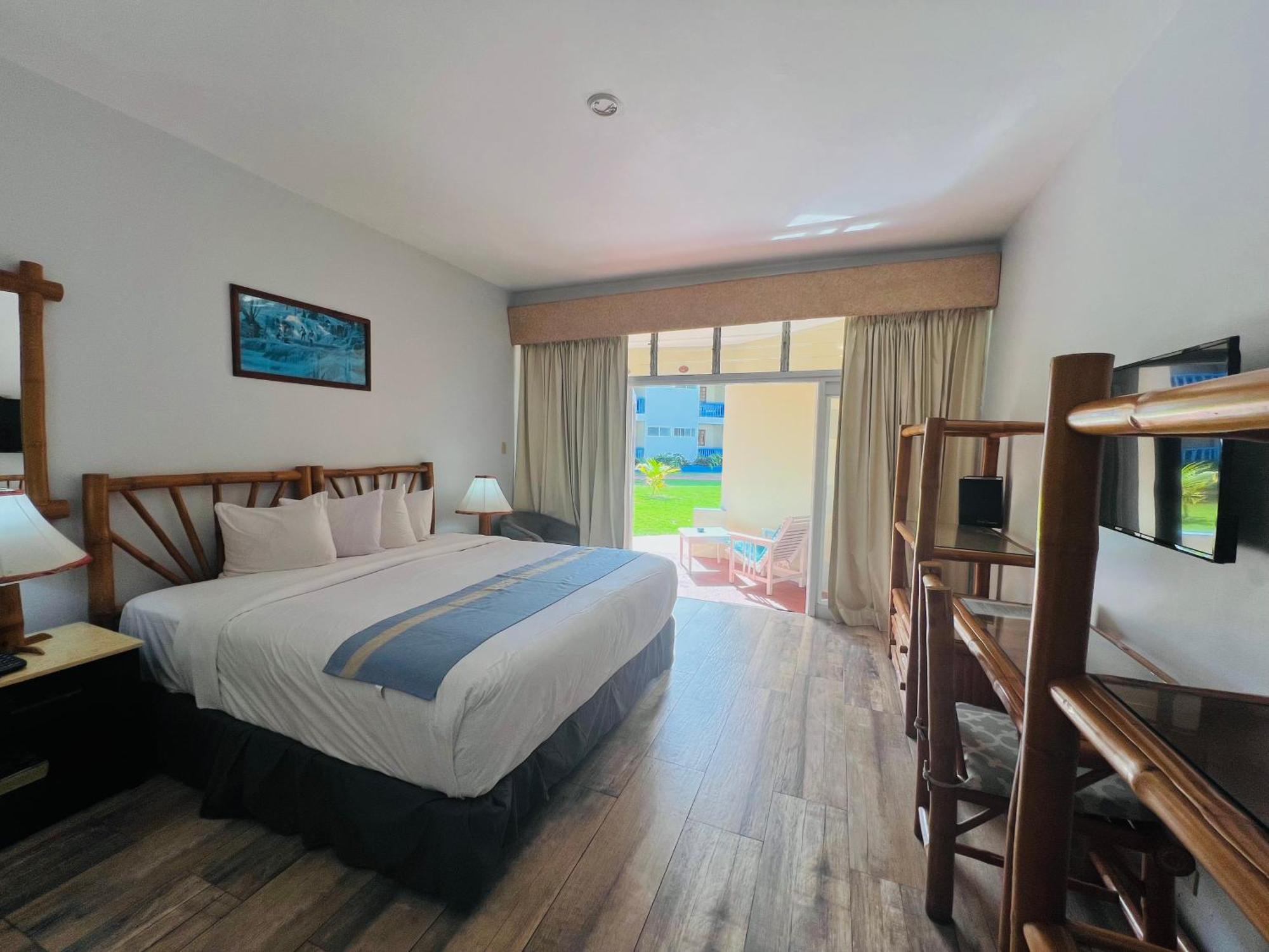 Toby'S Resort Монтего Бей Екстериор снимка