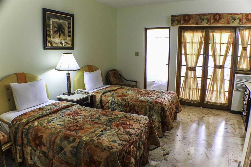 Toby'S Resort Монтего Бей Екстериор снимка