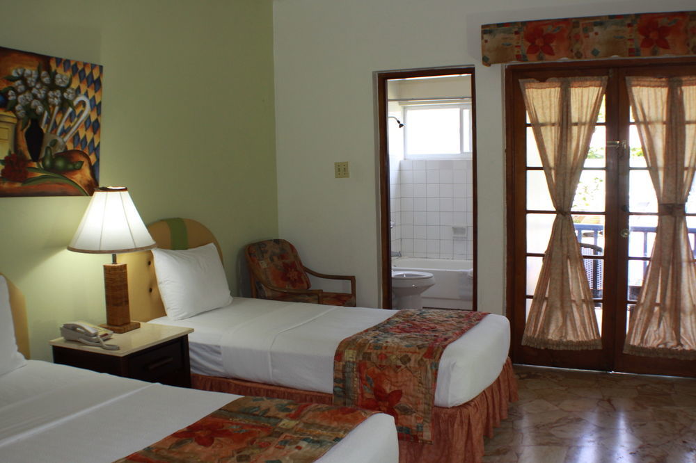 Toby'S Resort Монтего Бей Екстериор снимка