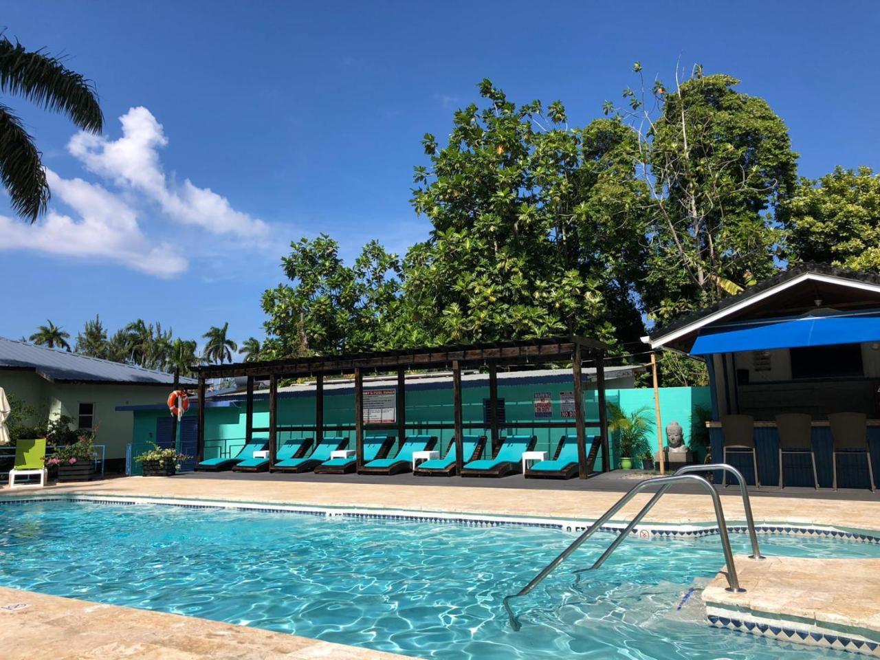 Toby'S Resort Монтего Бей Екстериор снимка